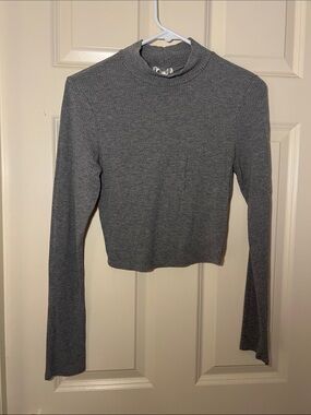 Bozzolo Gray Ribbed Mock Neck Long Sleeve Crop Top